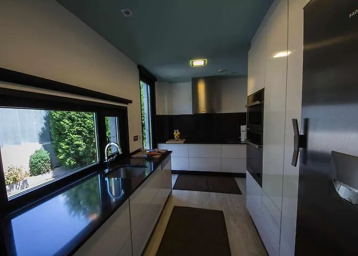 Lujosa Vistas Al Mar Y Piscina Climatiza Villa