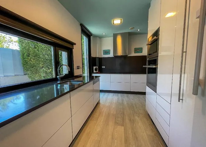 Lujosa Vistas Al Mar Y Piscina Climatiza